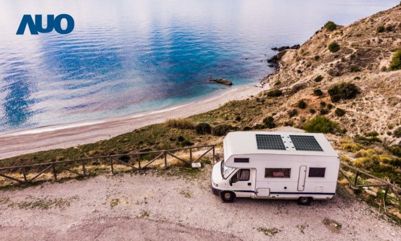 「可撓輕量化太陽光電板SunCurva」使用輕量特殊耐候型複合板取代傳統太陽能板的玻璃前板，不僅降低70%重量，每米平方僅3Kg；具有抗衝擊性能及通過電磁相容性測試，可應用於交通運輸工具，如露營車、遊艇等